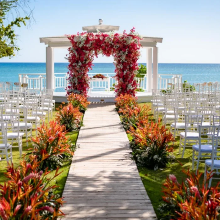 garden gazebo venue at Dreams La Romana