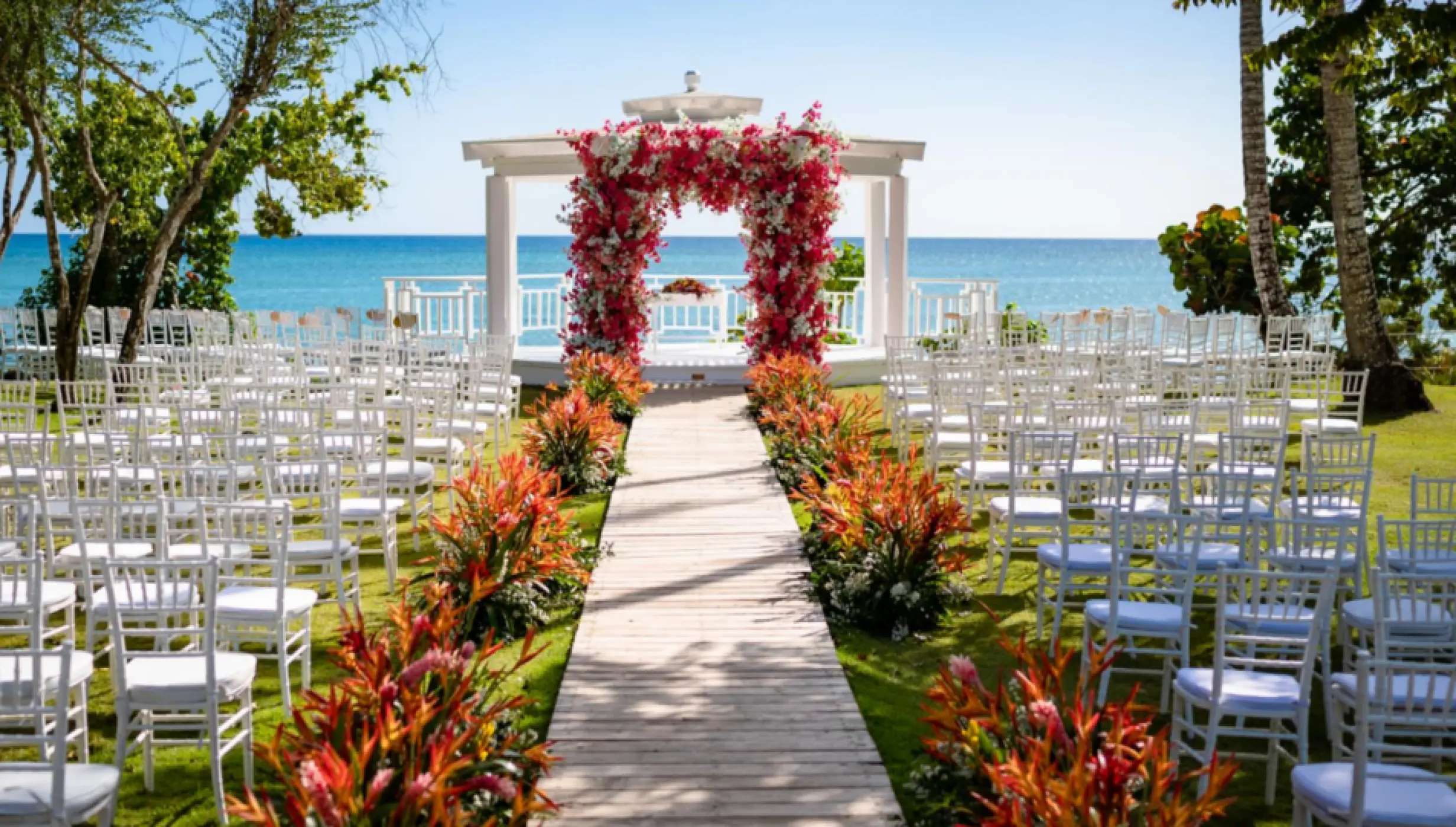 garden gazebo venue at Dreams La Romana