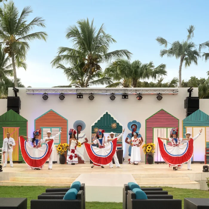 live entertainment at Dreams La Romana
