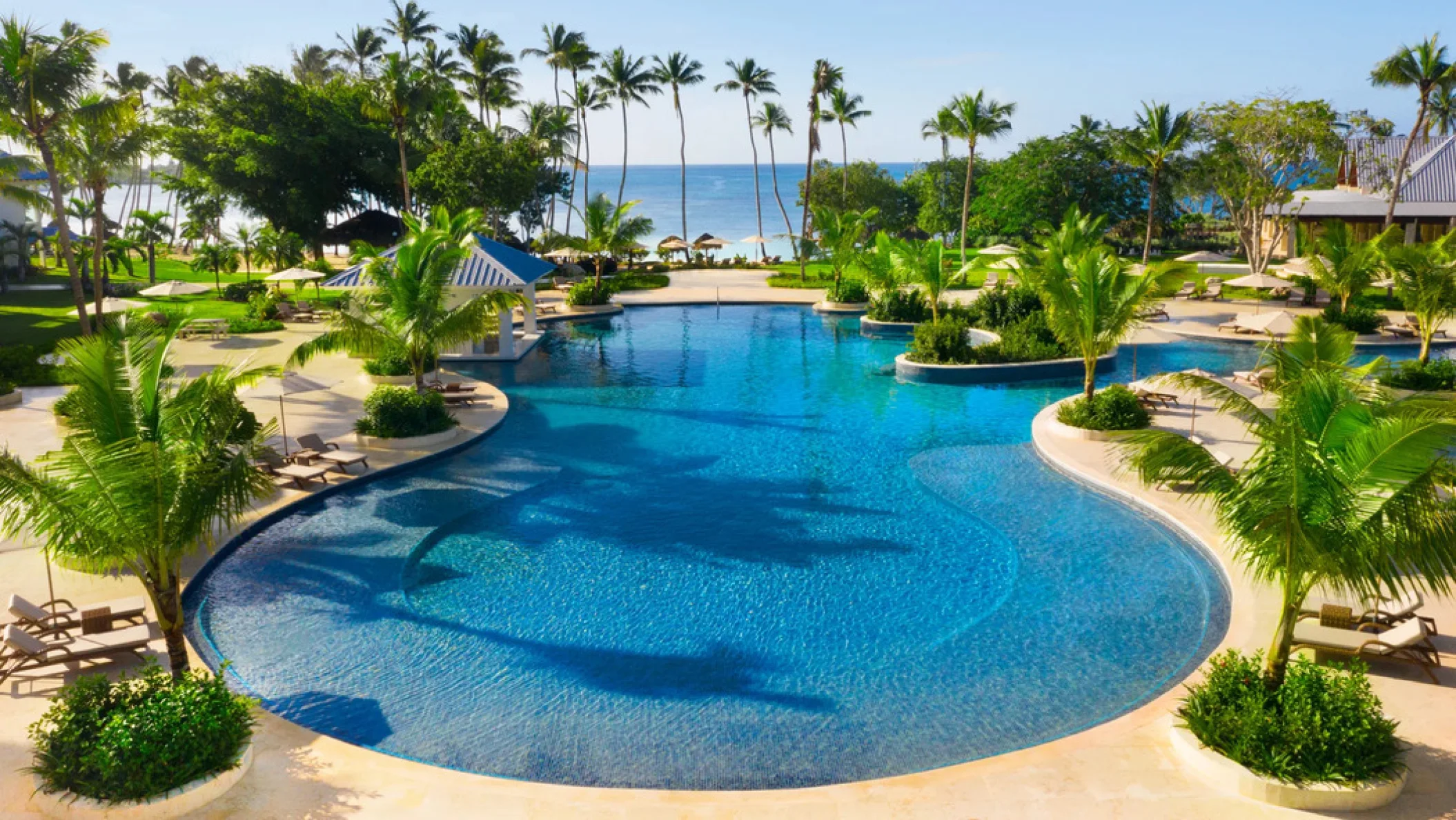 pool at Dreams La Romana