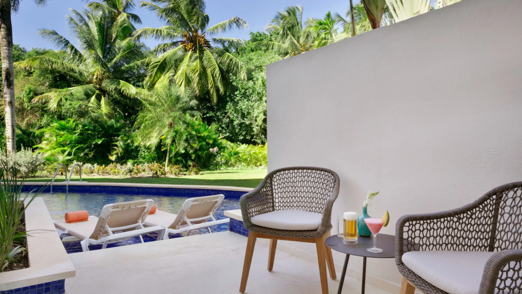 swim-out suite at Dreams La Romana