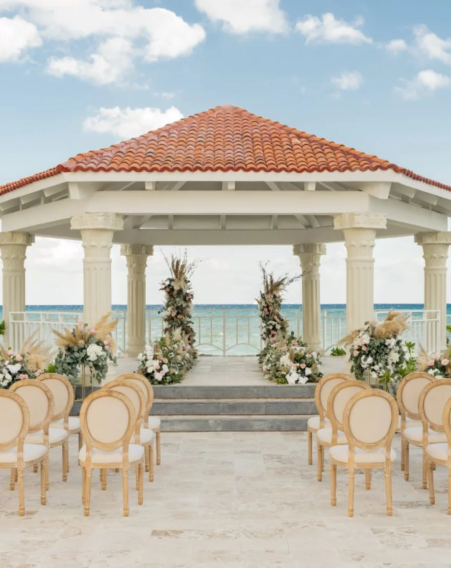 beach gazebo venue at hilton playa del carmen