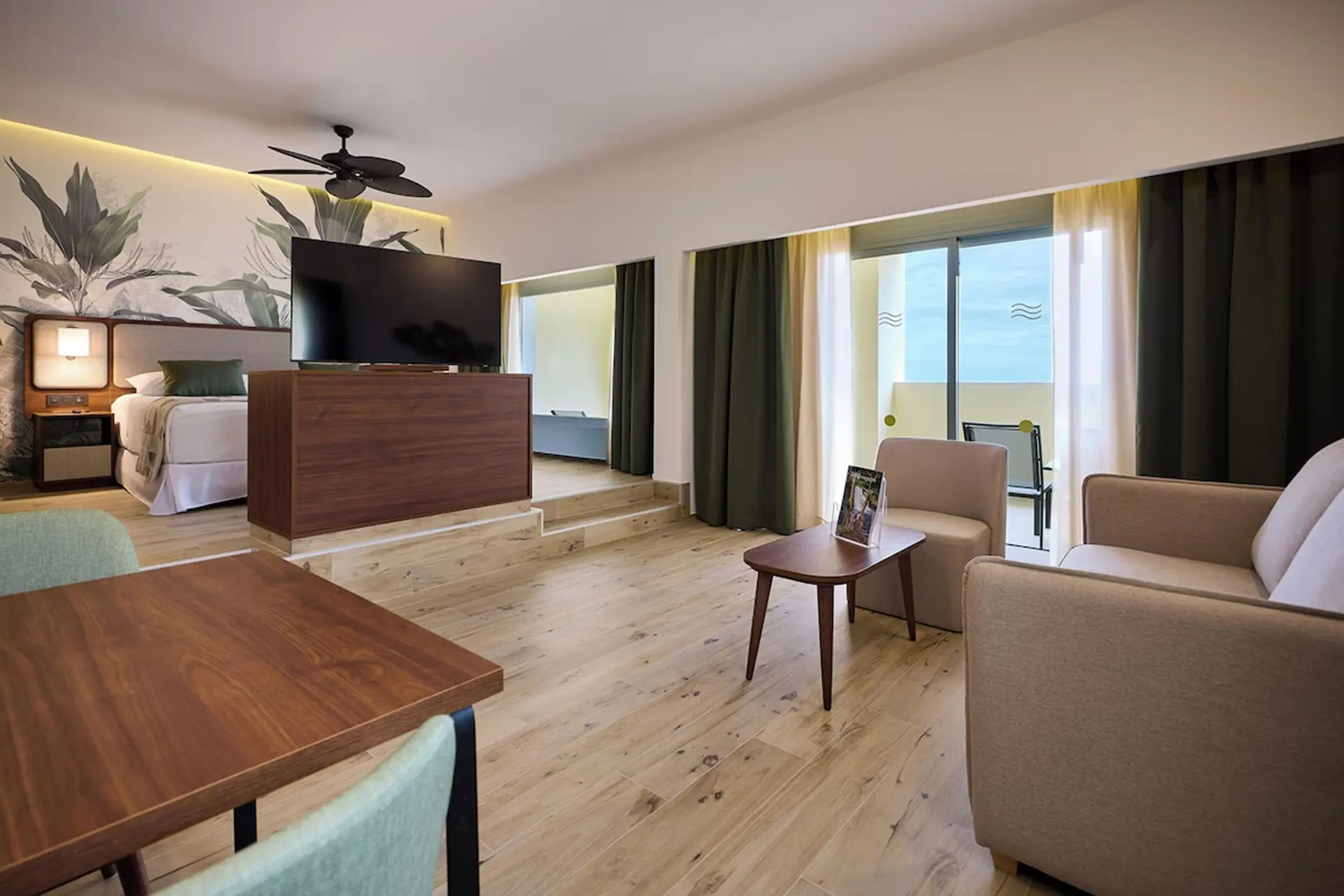 suite at Hotel Riu Guanacaste