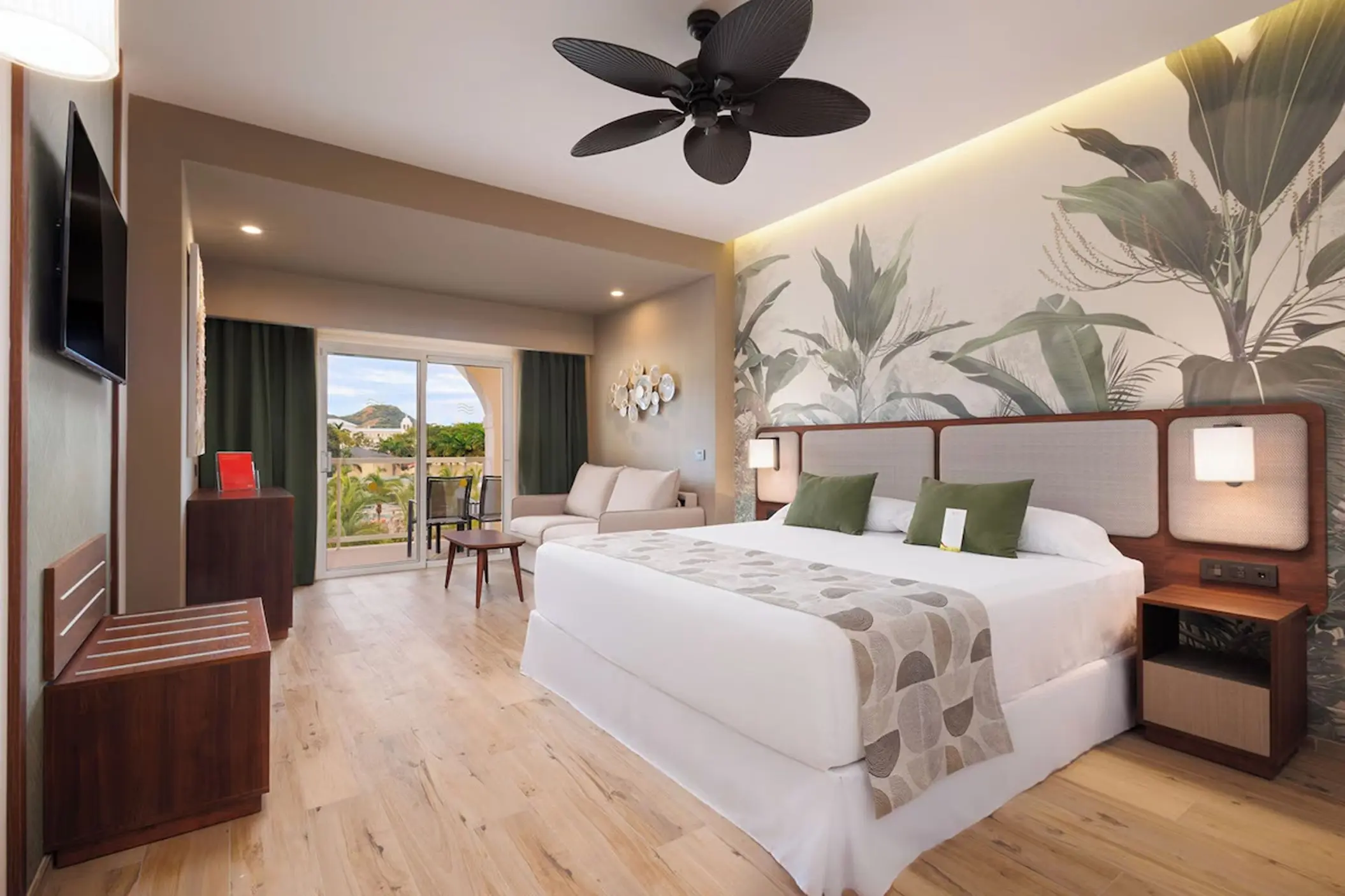 suite at Hotel Riu Guanacaste