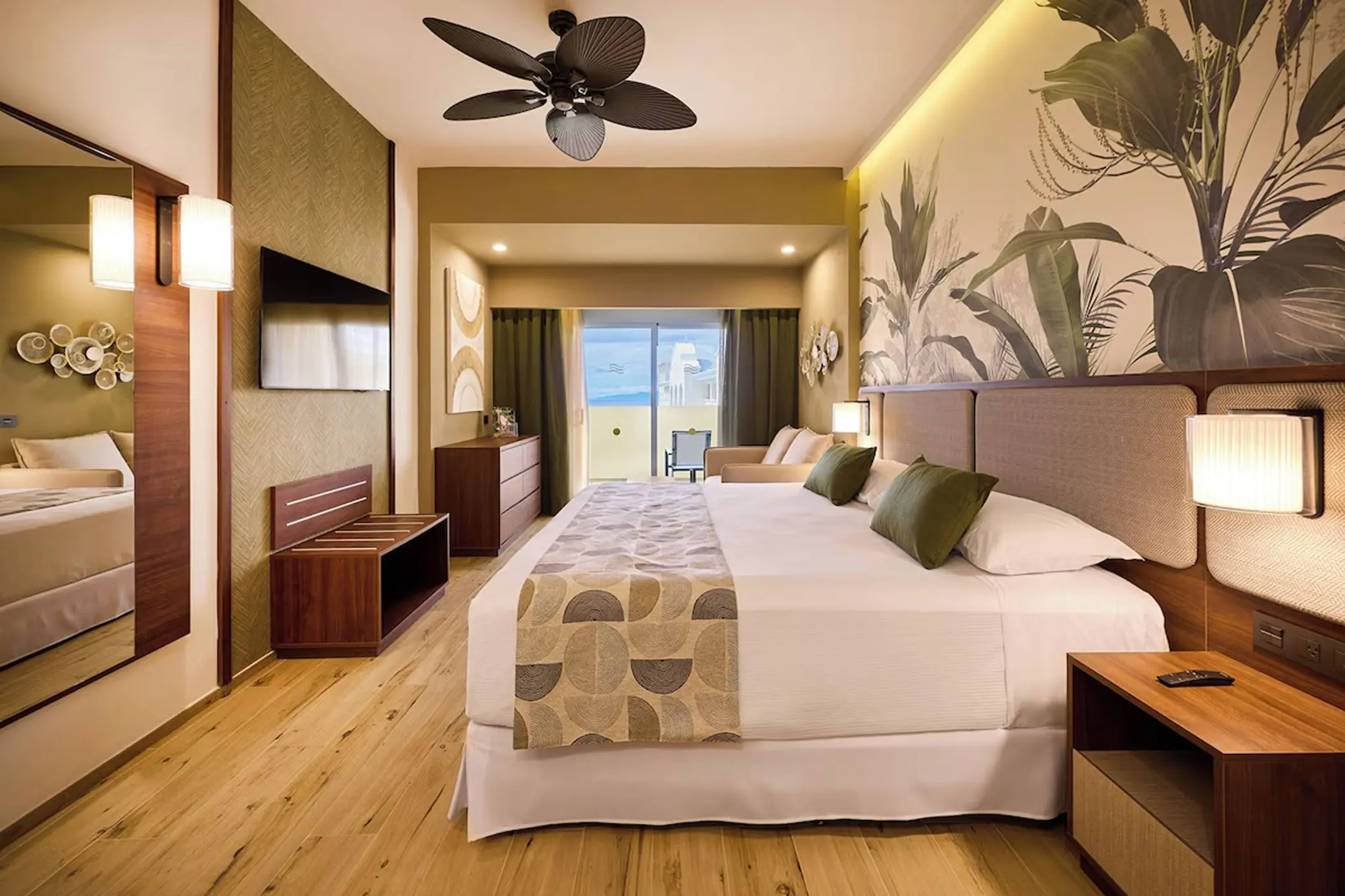 suite at Hotel Riu Guanacaste
