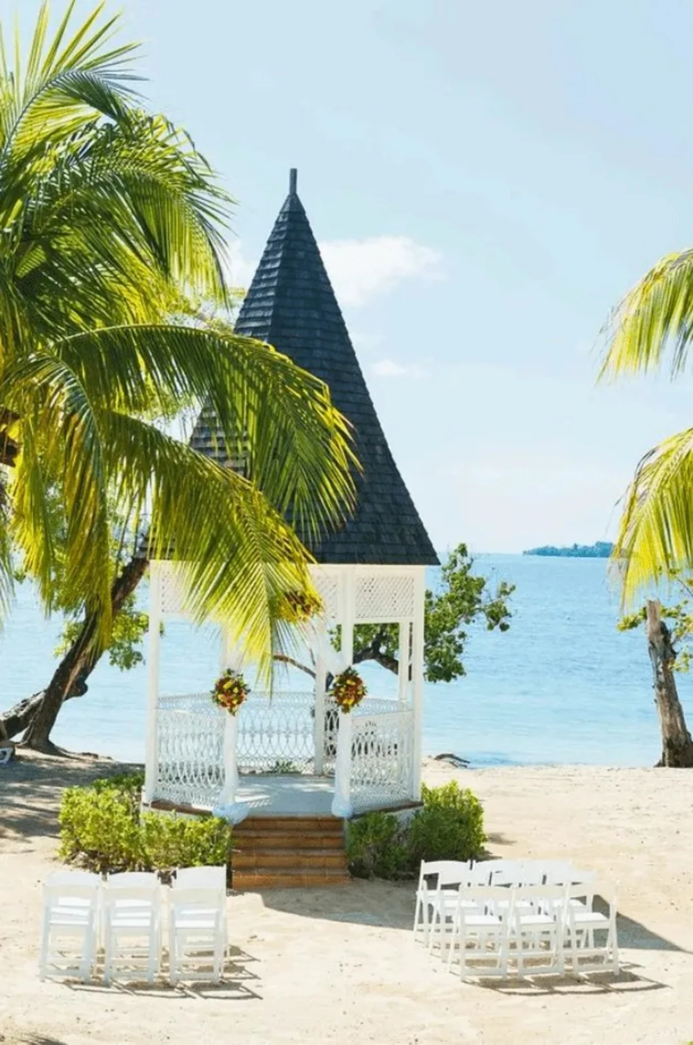 beach gazebo venue at Hotel Riu Negril