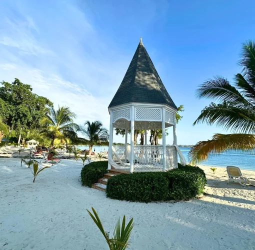 beach gazebo venue at Hotel Riu Negril