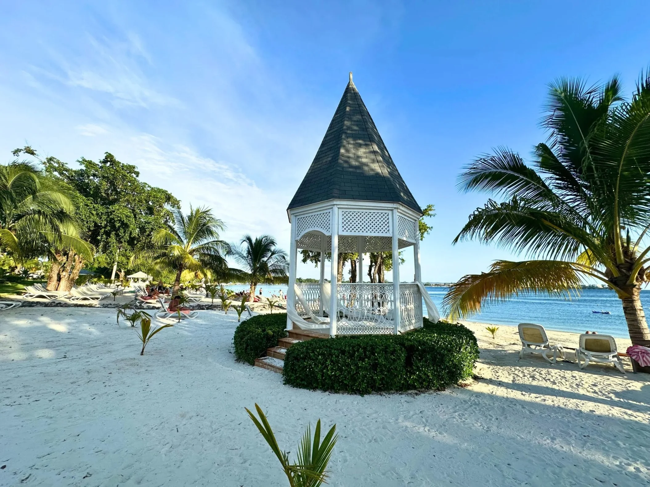 beach gazebo venue at Hotel Riu Negril