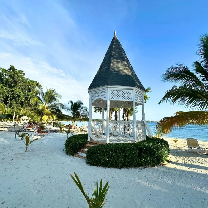 beach gazebo venue at Hotel Riu Negril