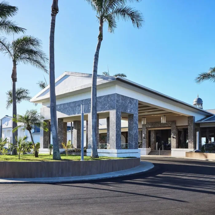 Grand entrance to Hotel Riu Negril