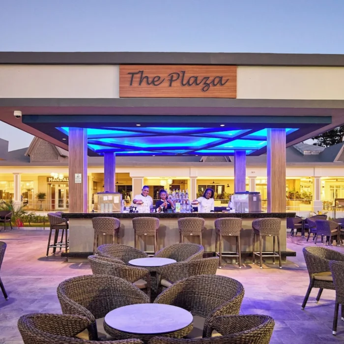 The Plaza bar at Hotel Riu Negril