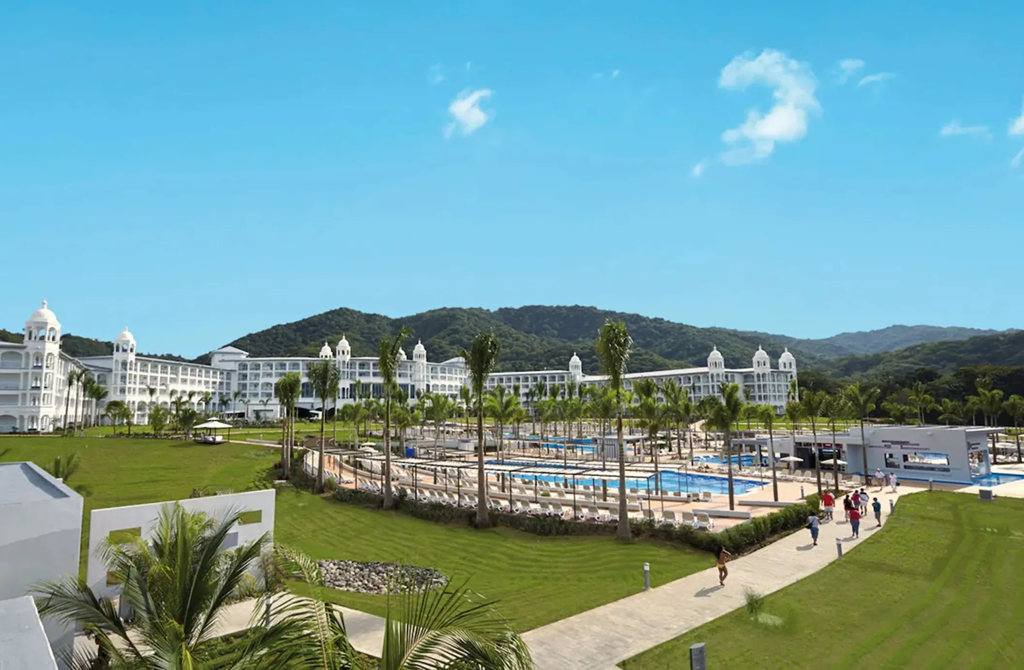 exterior view of Hotel Riu Palace Costa Rica