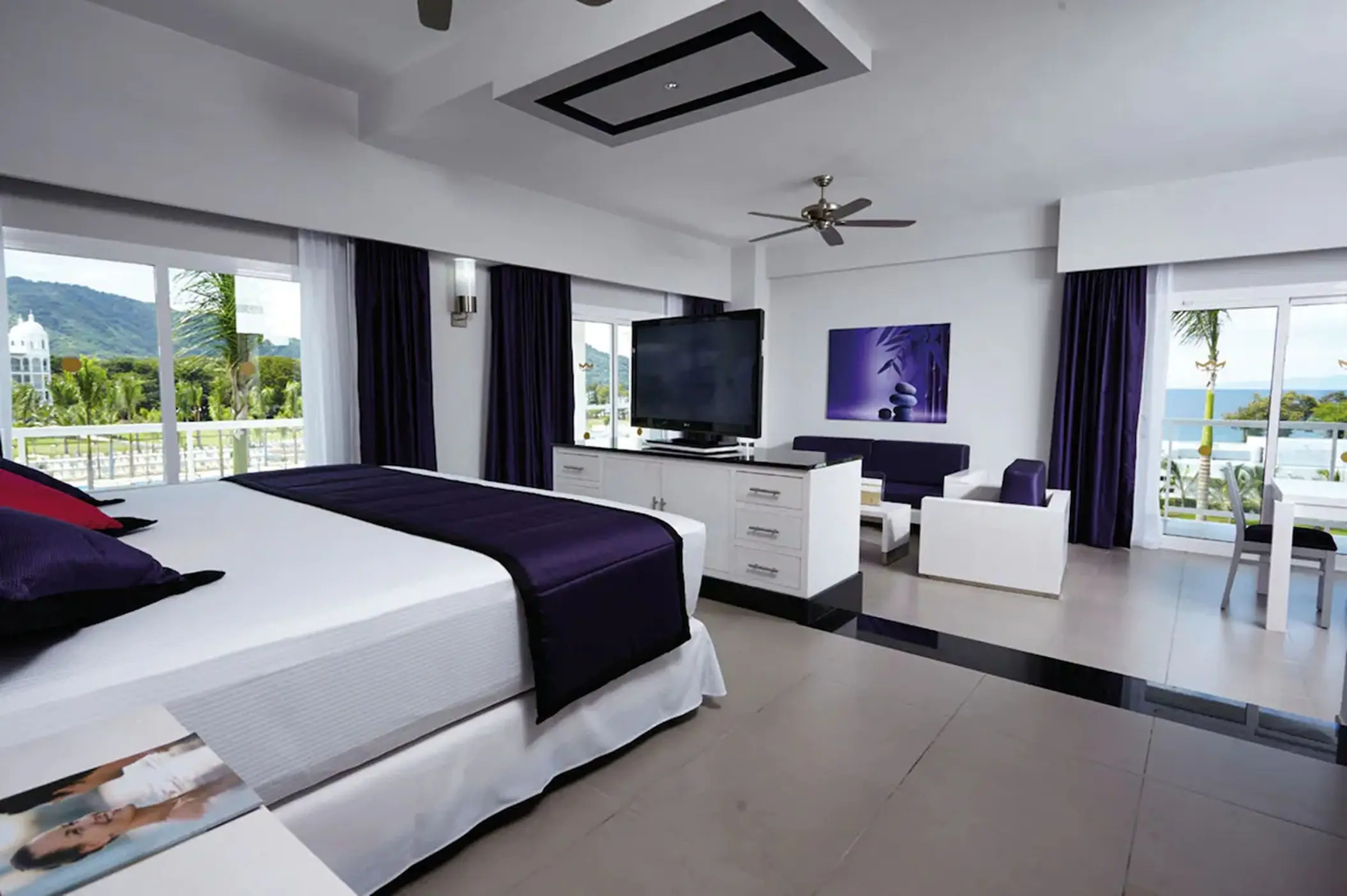 suite at Hotel Riu Palace Costa Rica