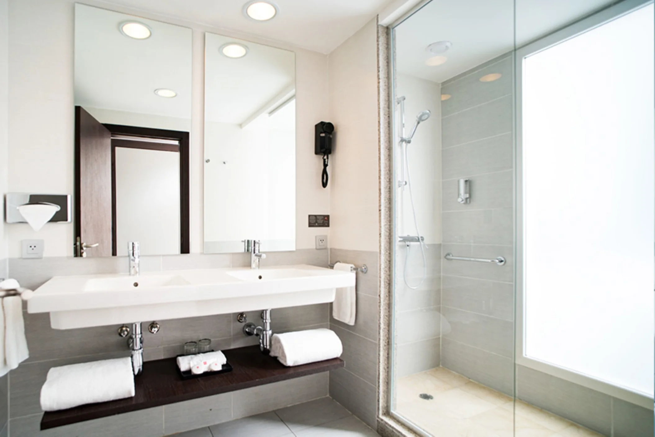 washroom of suite at Hotel Riu Reggae