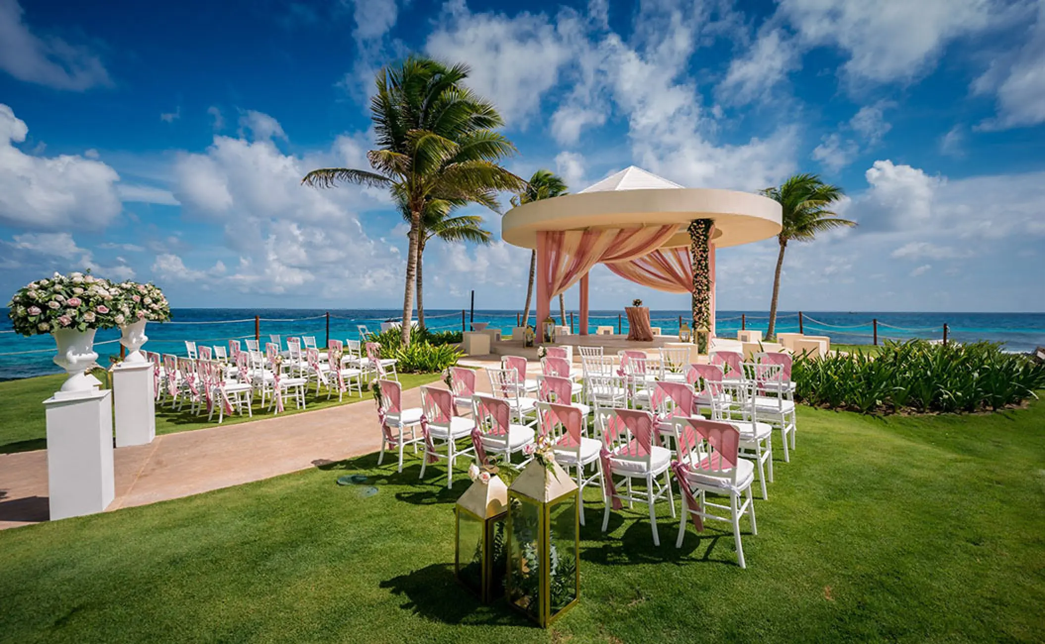 Cliff gazebo wedding ceremony at Hyatt Ziva Cancun, Cancun