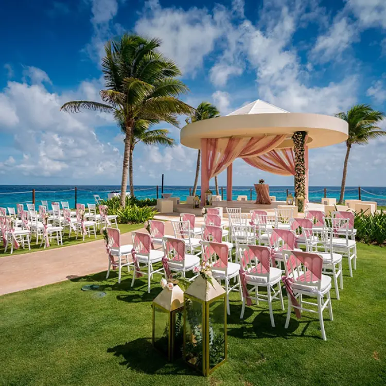 Cliff gazebo wedding ceremony at Hyatt Ziva Cancun, Cancun