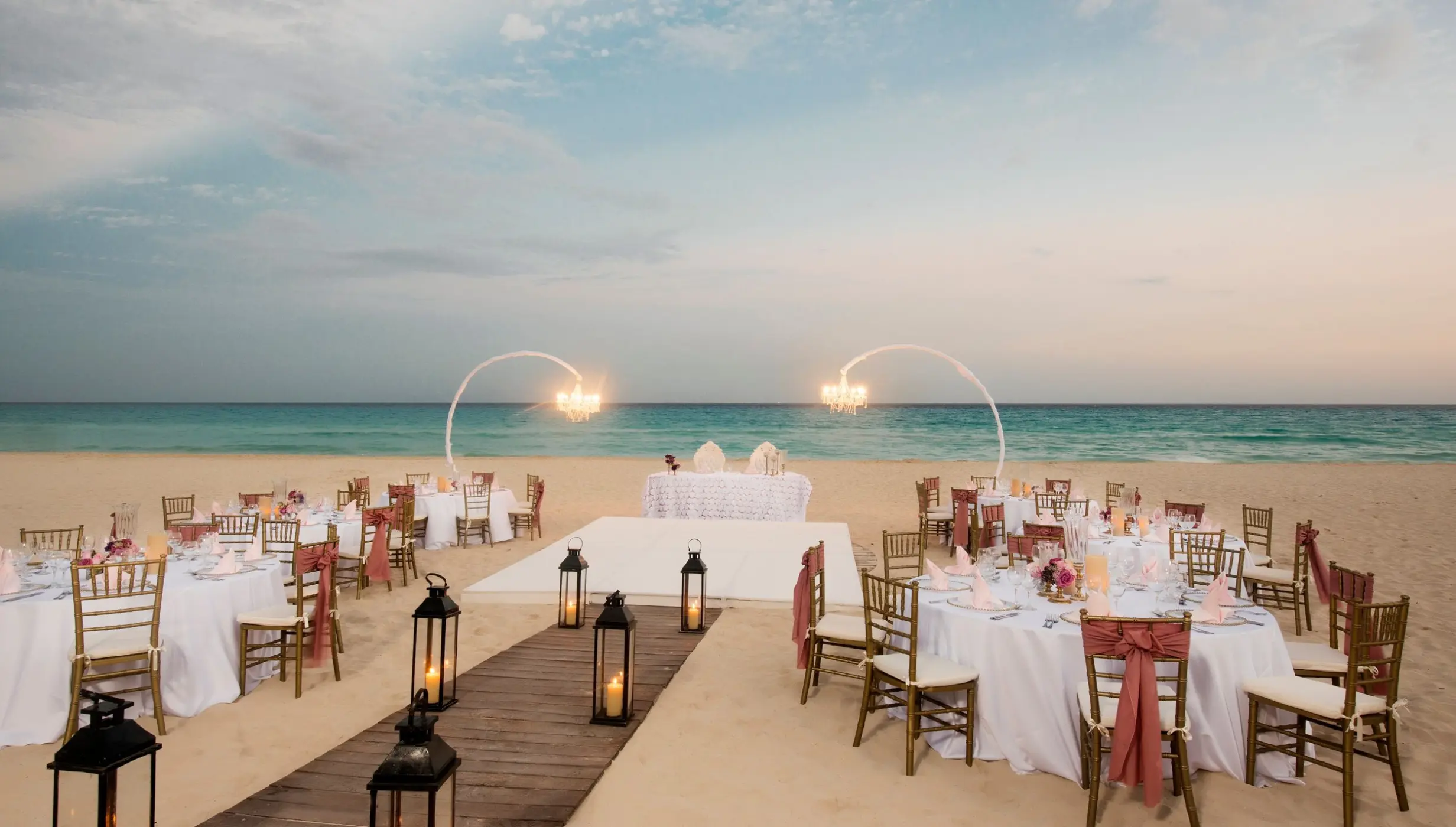 beach venue shared between Iberostar Waves Tucan and Quetzal