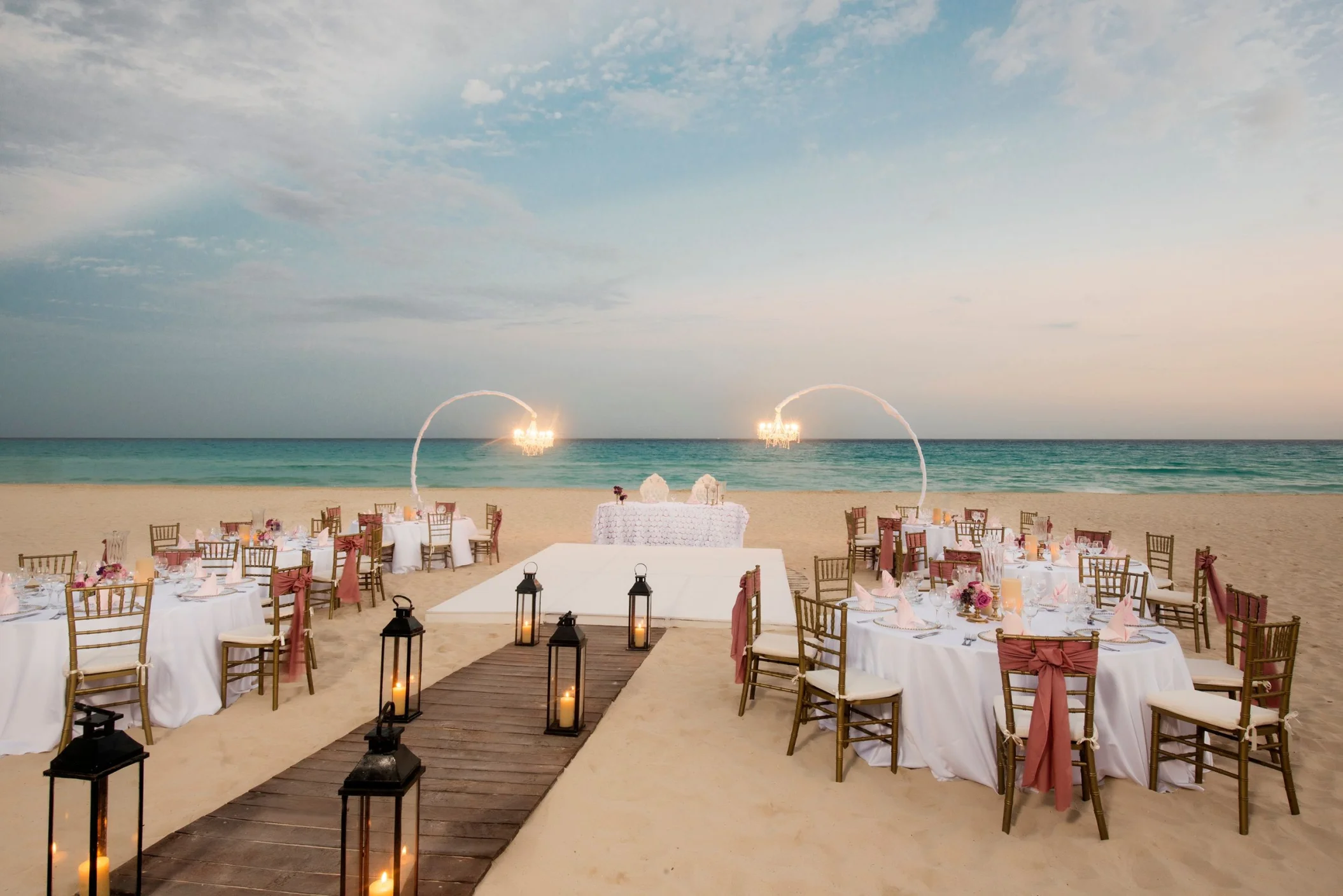 beach venue shared between Iberostar Waves Tucan and Quetzal
