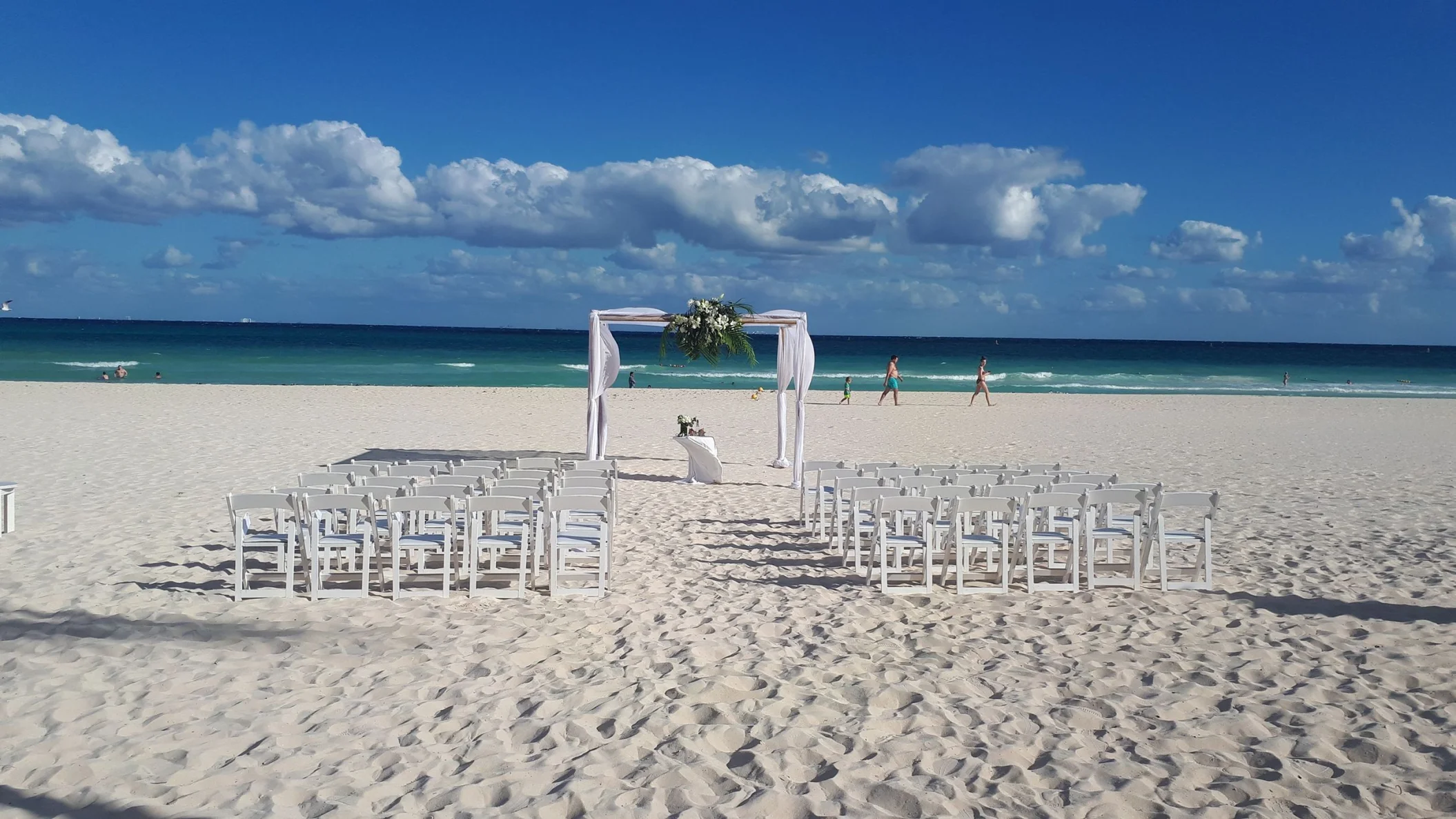 beach venue shared between Iberostar Waves Tucan and Quetzal