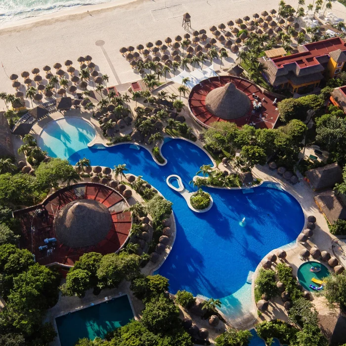 pool at Iberostar Waves Tucan and Quetzal