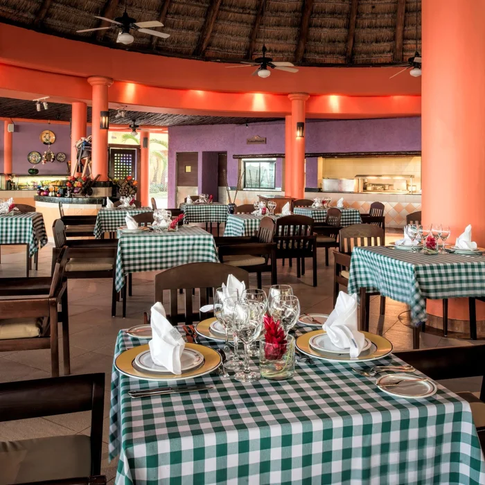 restaurant at Iberostar Waves Tucan and Quetzal