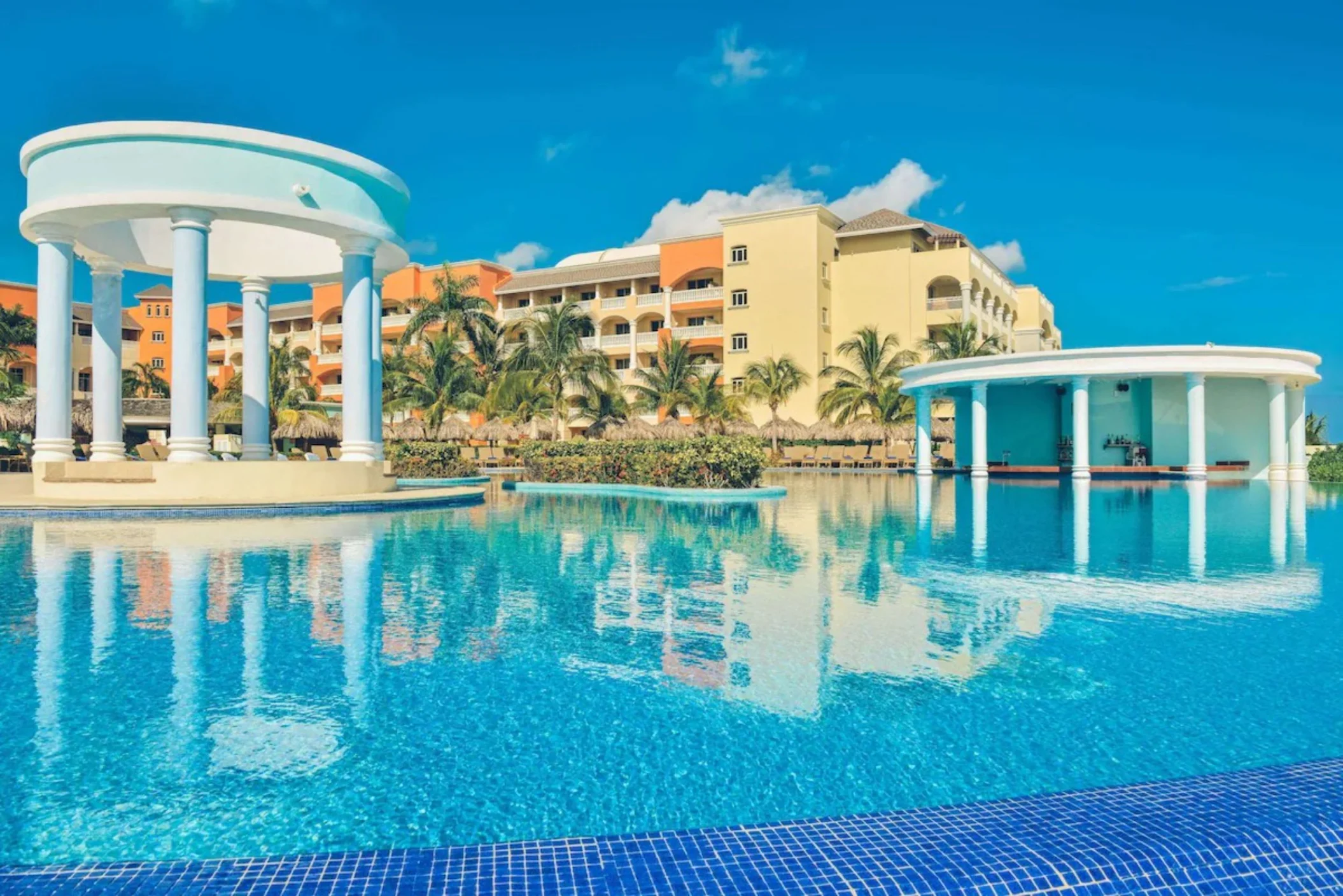 Infinity pool gazebo venue at Iberostar Selection Rose Hall Suites