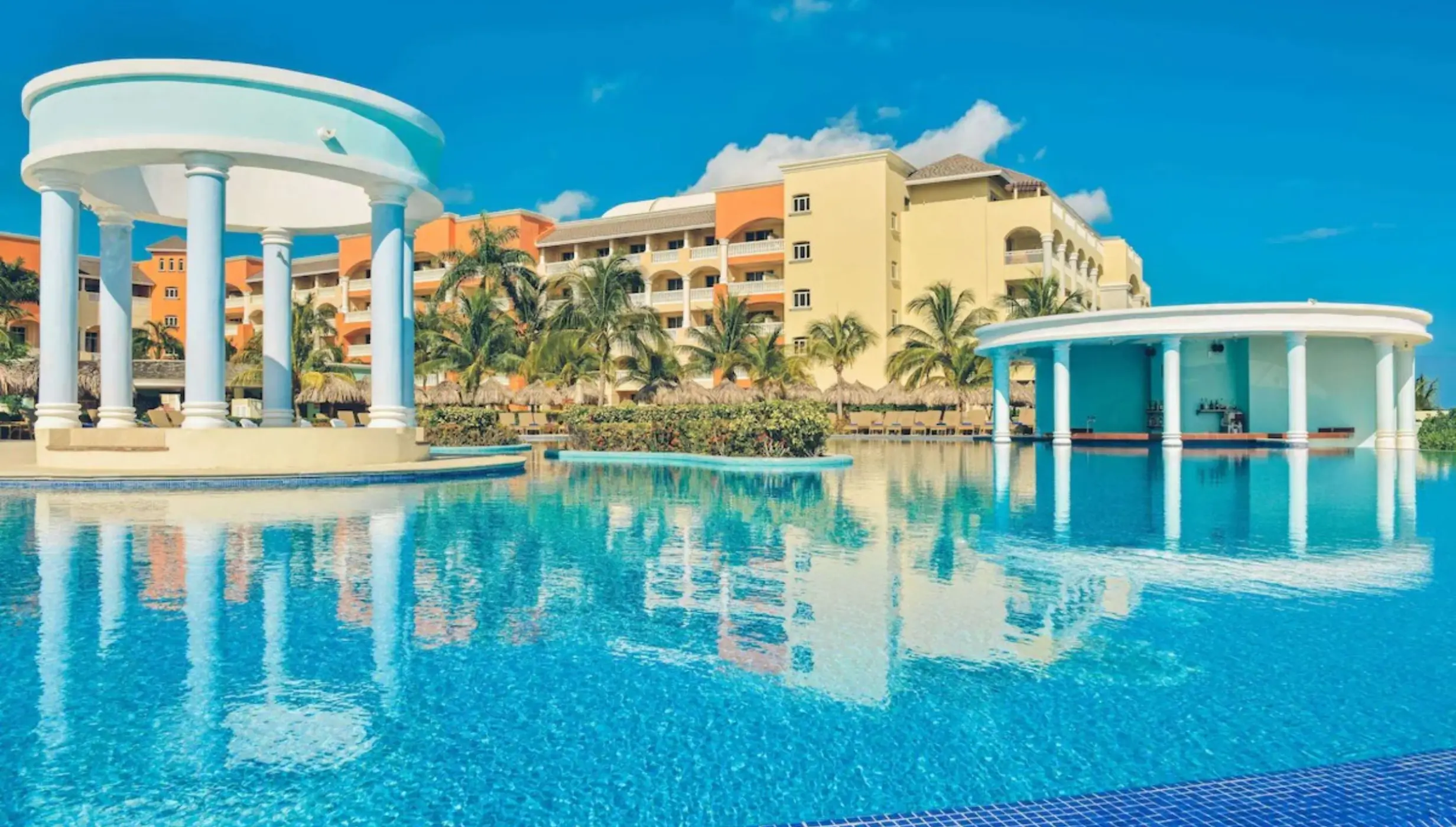 Infinity pool gazebo venue at Iberostar Selection Rose Hall Suites