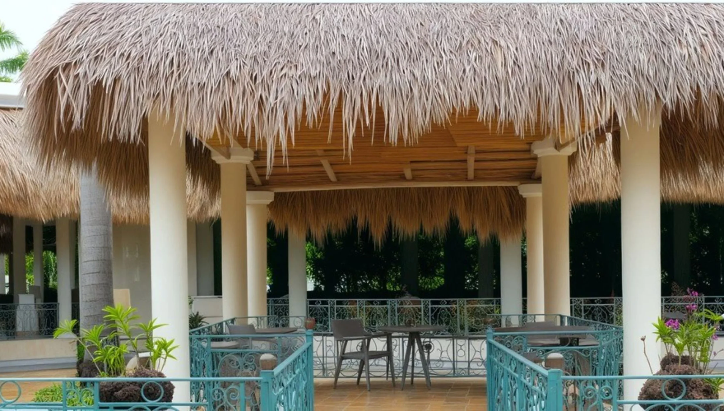 lobby bar gazebo venue at Iberostar Waves Costa Dorada