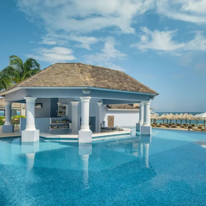 Swim up bar at JOIA Rose Hall by Iberostar