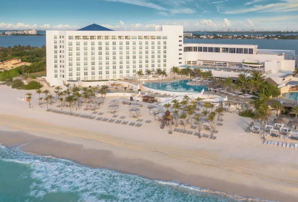 aerial view of Le Blanc Spa Resort Cancun