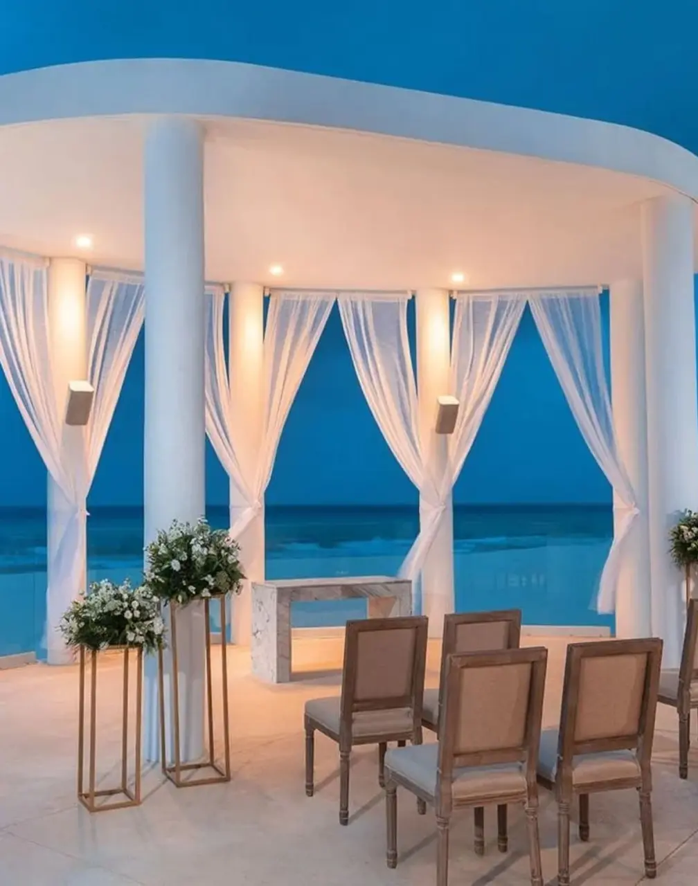 White pillar gazebo wedding ceremony venue at Le Blanc Spa Resort, Cancun