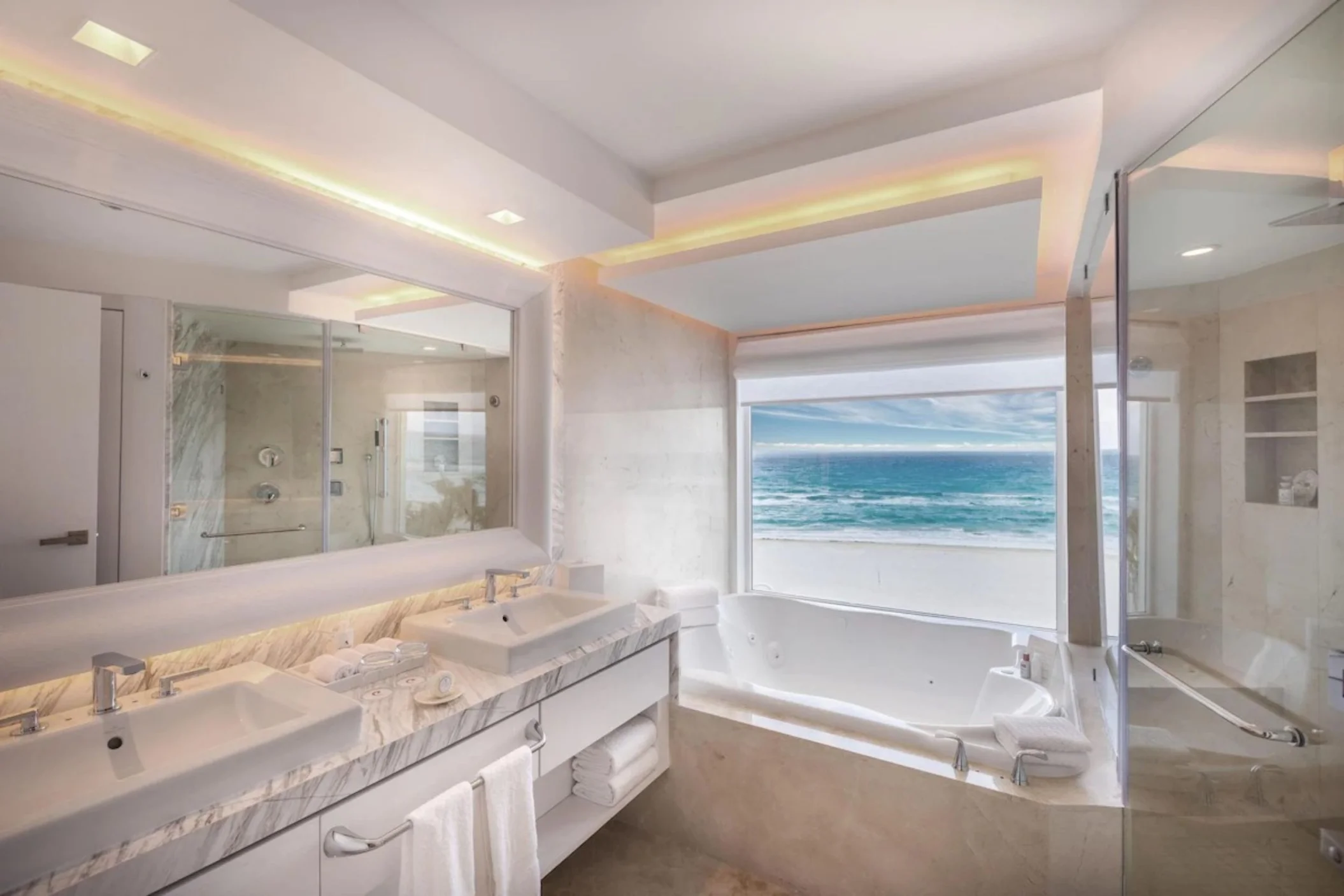 washroom of royal governor suite at Le Blanc Spa Resort Cancun