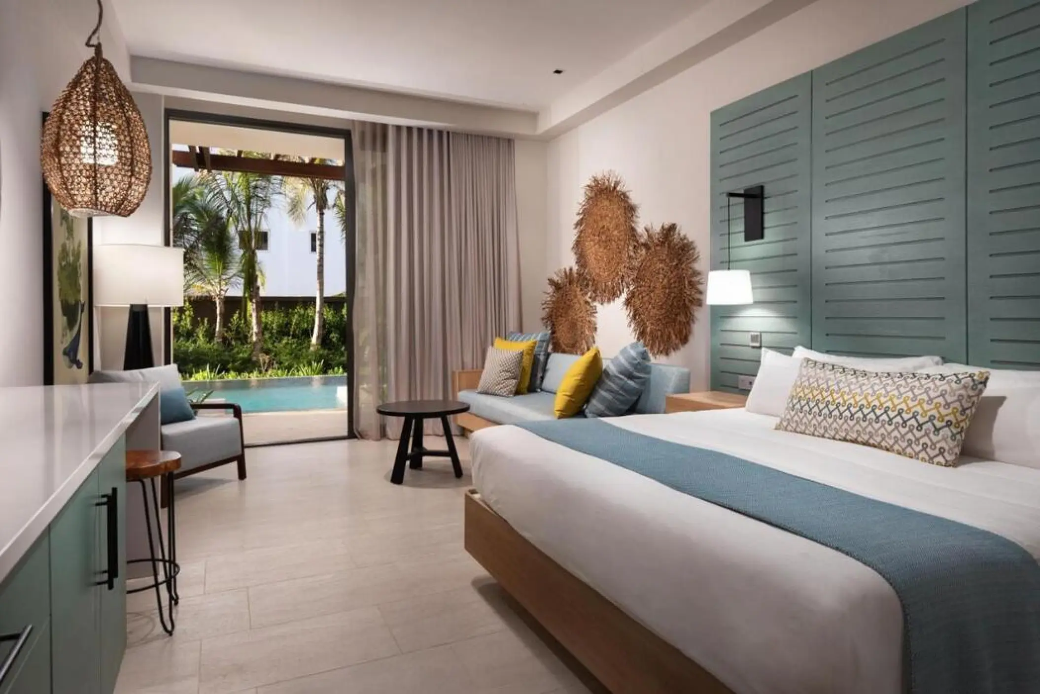 Swim-out suite with terrace access to a pool at Lopesan Costa Bavaro, Punta Cana