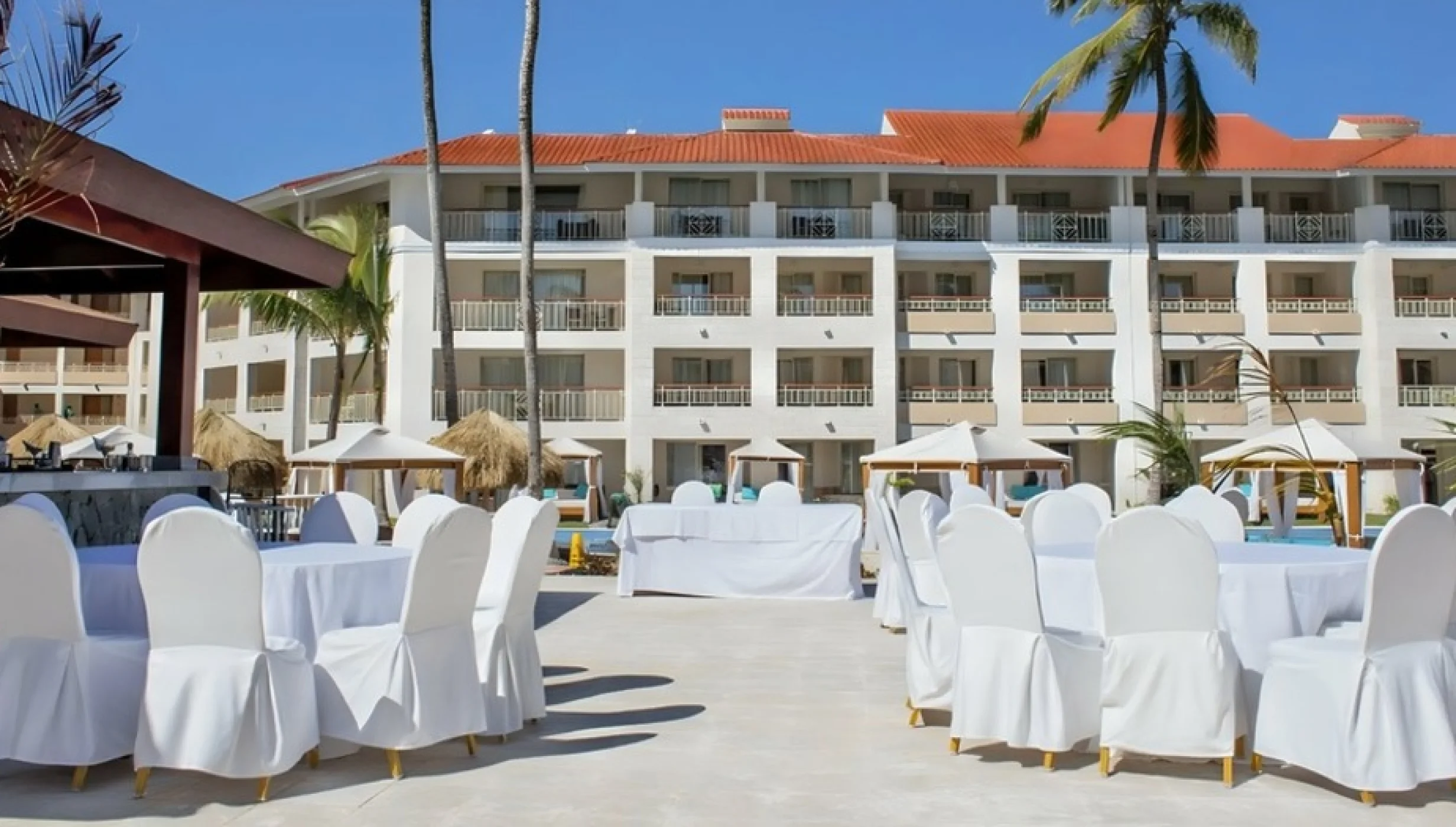 parrots bar at Majestic Colonial Punta Cana