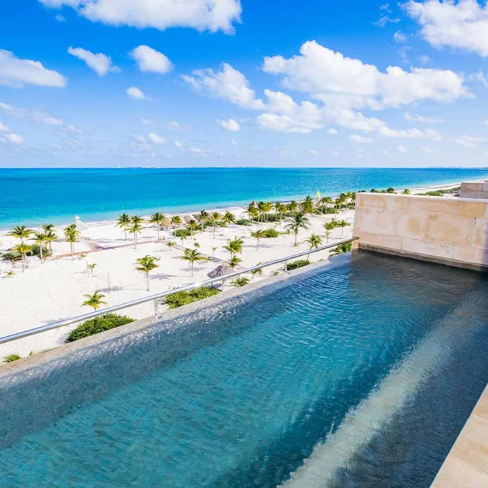 swim out suite pool at Majestic Mirage Costa Mujeres