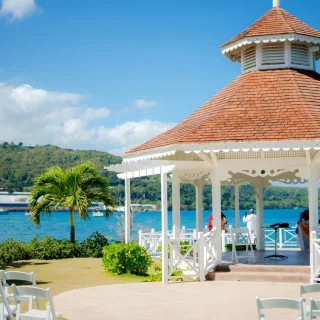 gazebo sur venue at Moon Palace Jamaica