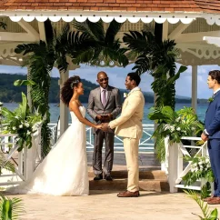 wedding ceremony at the gazebo sur venue at Moon Palace Jamaica