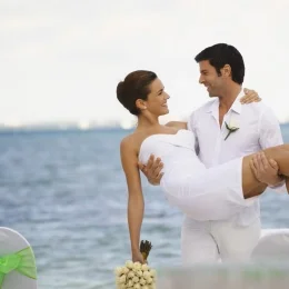 bride and groom at Occidental Costa Cancun