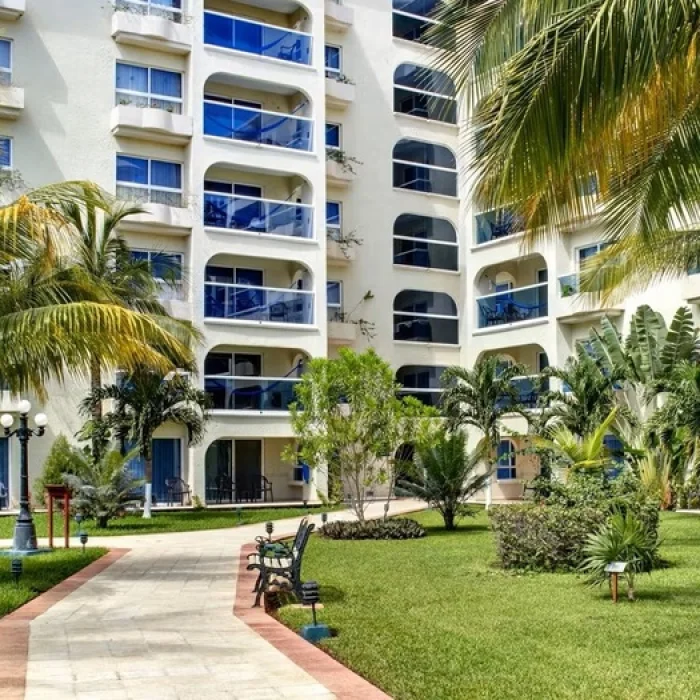 resort, garden and pathways at Occidental Costa Cancun
