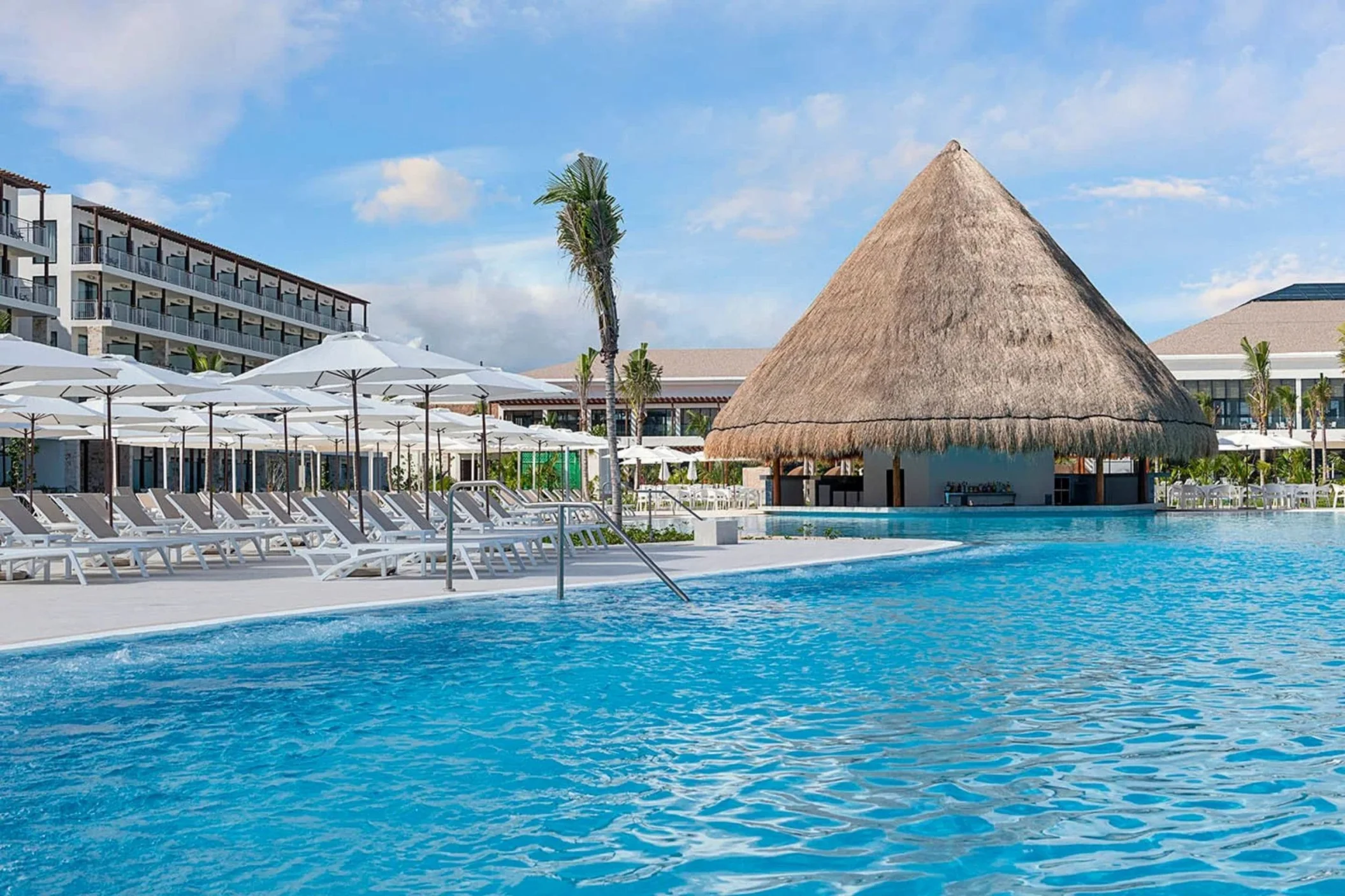 pool with swim up bar at Ocean Allure Costa Mujeres