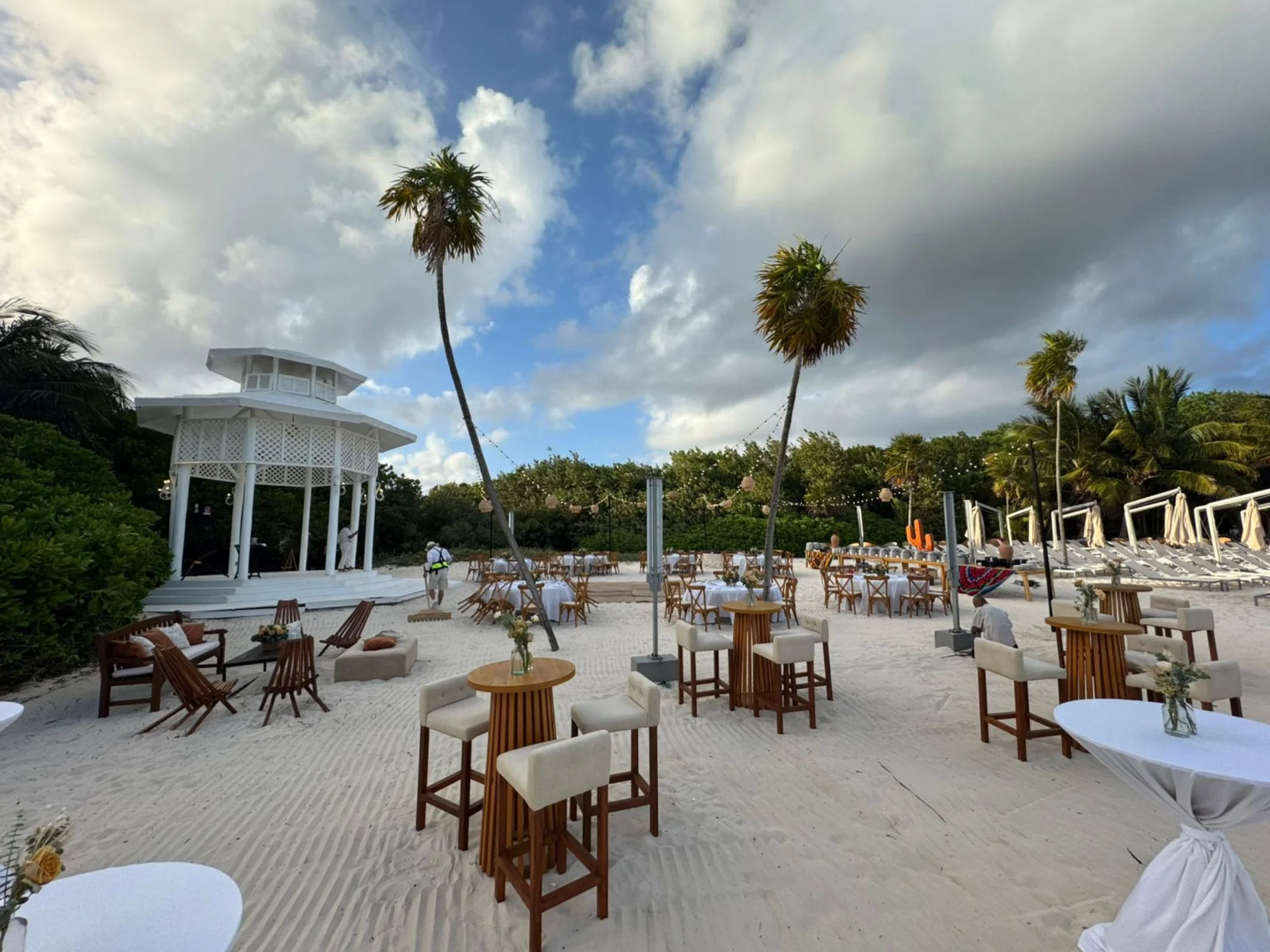 Beach gazebo venue at Paradisus Playa Del Carmen and La Perla