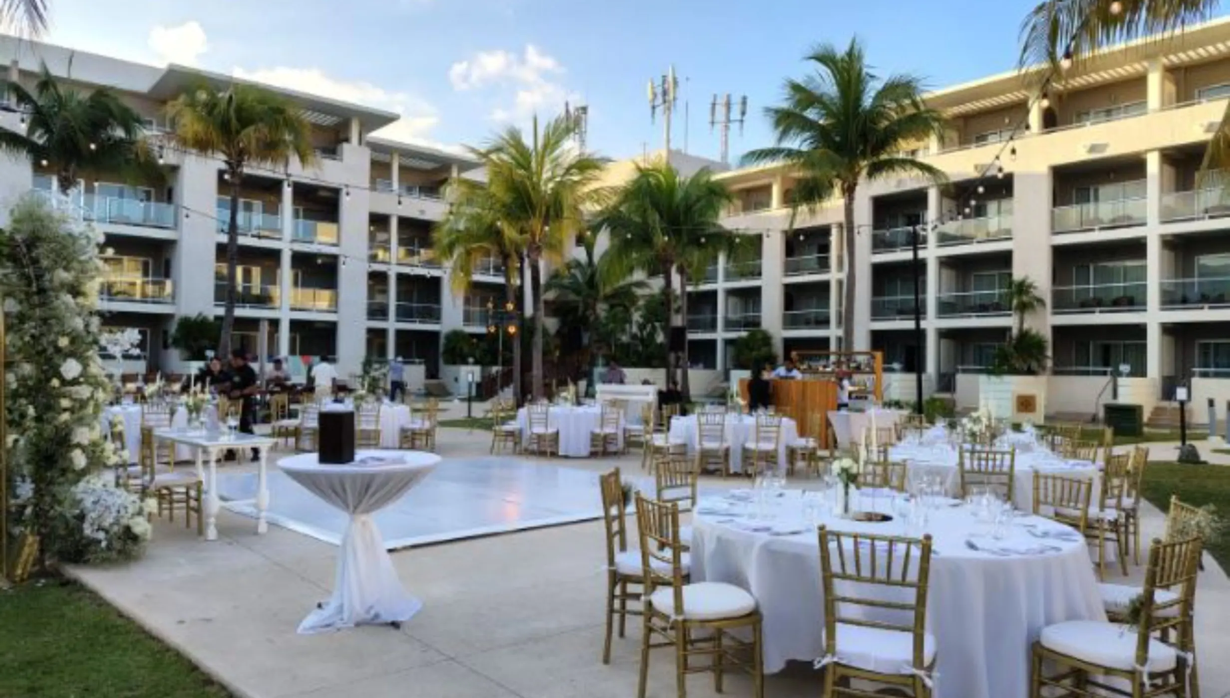 North Pool venue at Paradisus Playa Del Carmen and La Perla