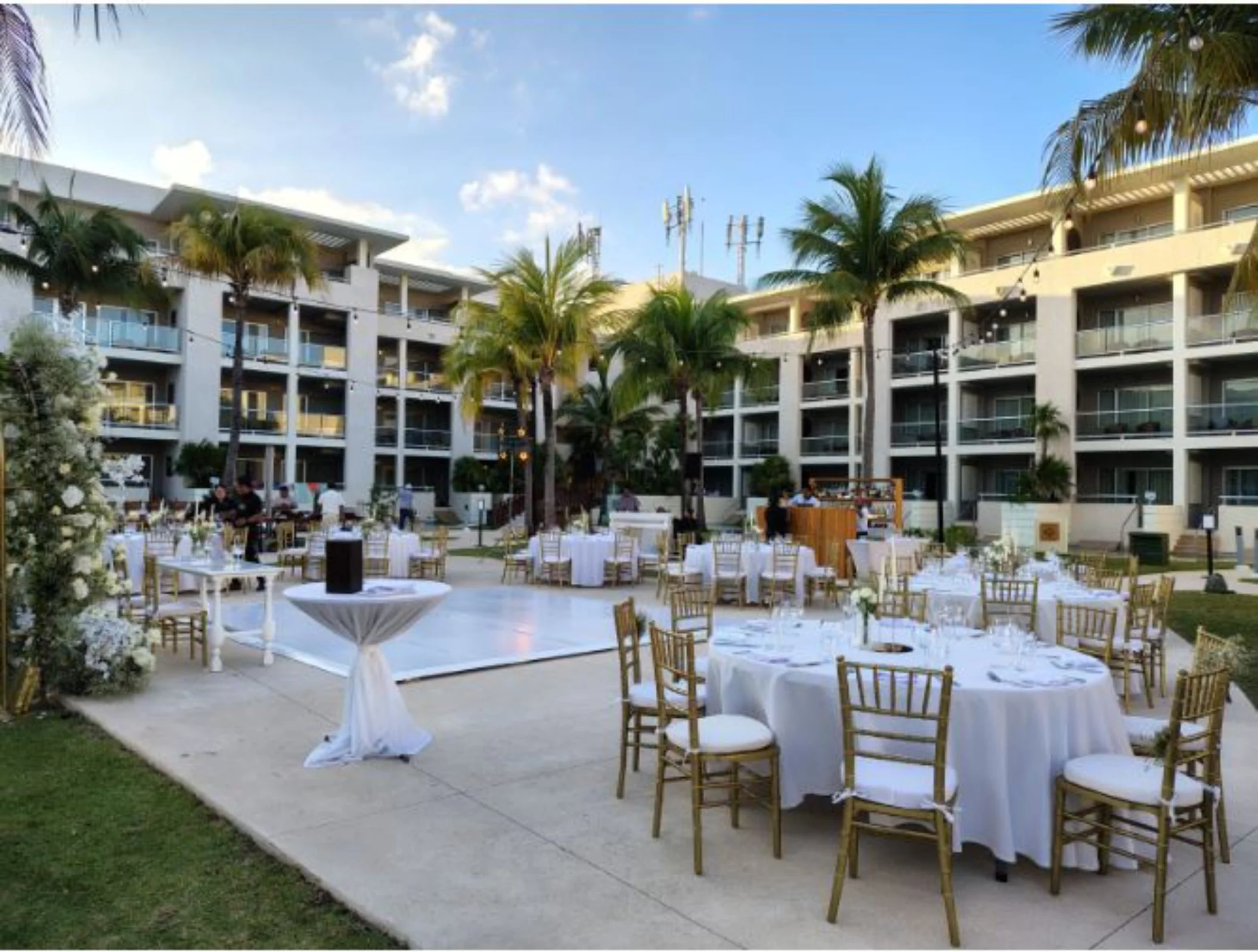 North Pool venue at Paradisus Playa Del Carmen and La Perla