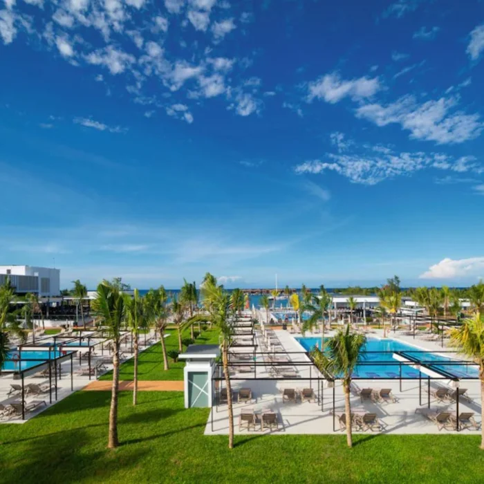 view of Hotel Riu Montego Bay grounds