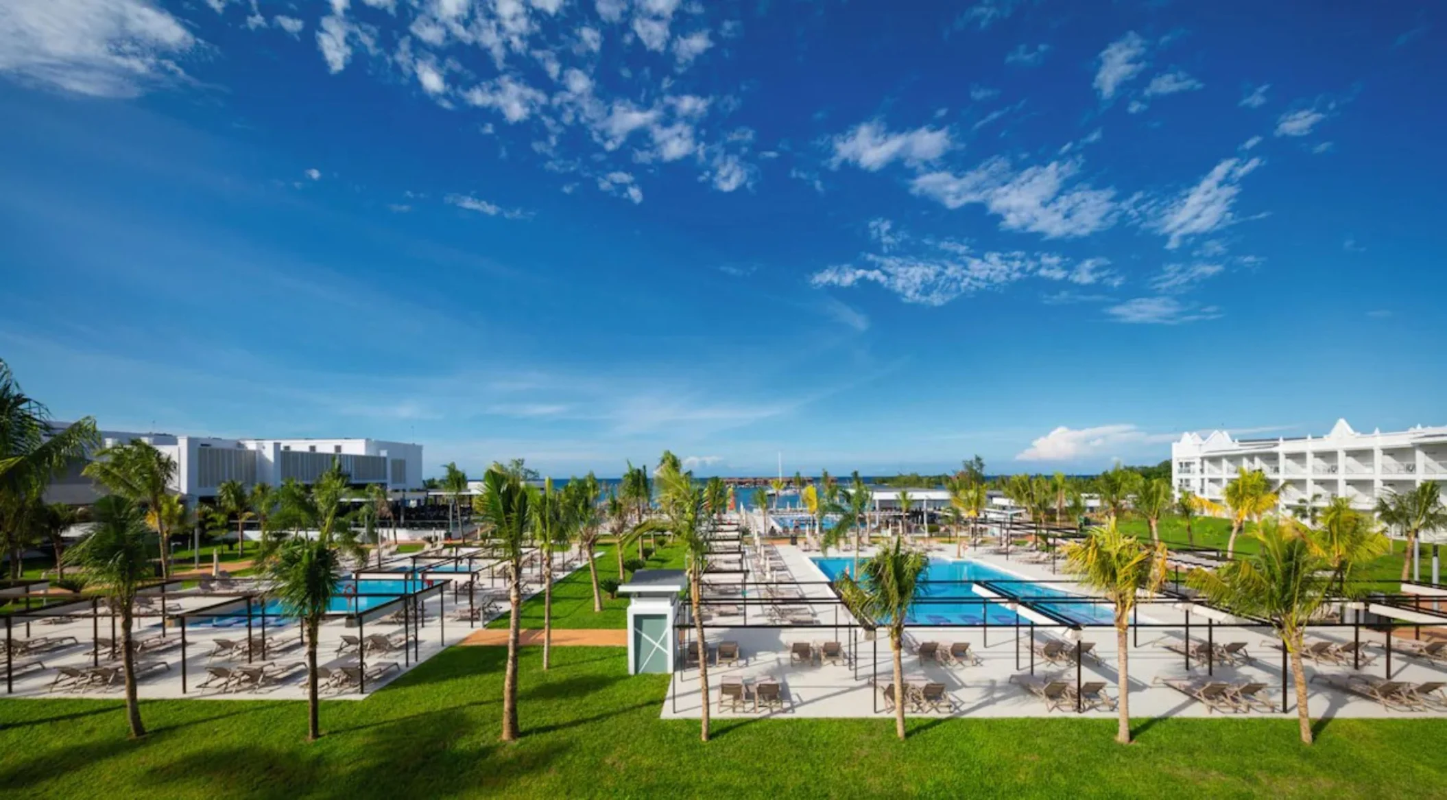 view of Hotel Riu Montego Bay grounds