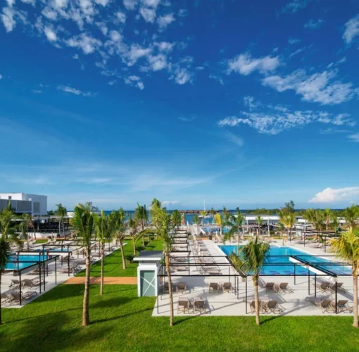 view of Hotel Riu Montego Bay grounds