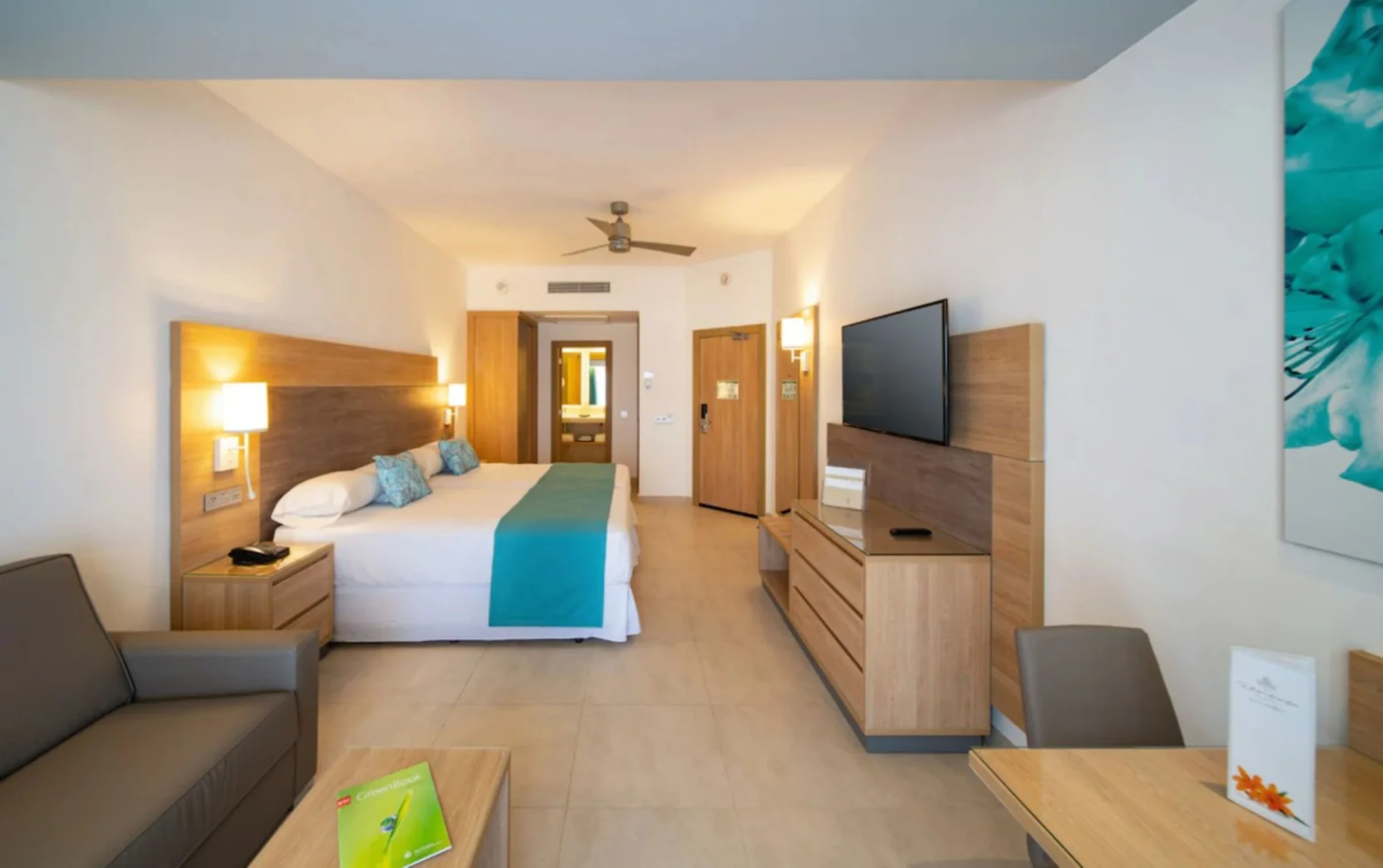 Room at Riu Palace Tropical Bay