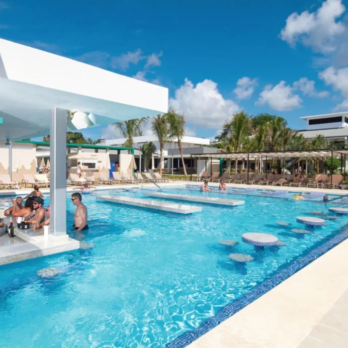 swim up bar at Riu Palace Tropical Bay