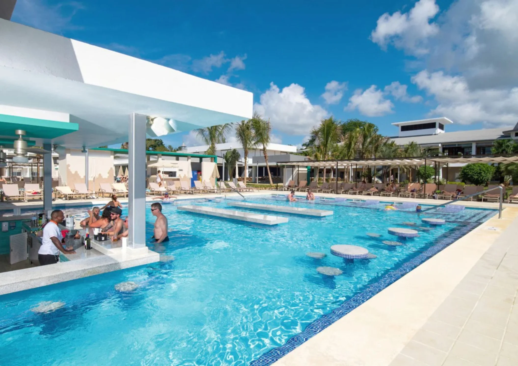 swim up bar at Riu Palace Tropical Bay