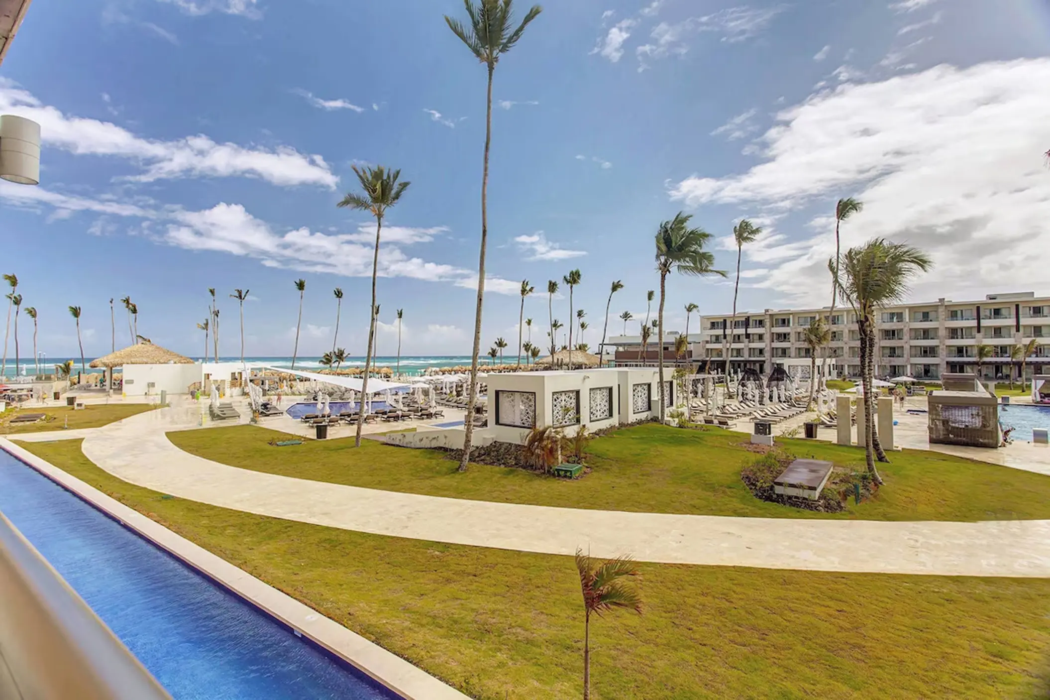 Royalton Bavaro grounds and swim-up pool overlooking the beach, Punta Cana